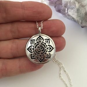 Aromatherapy Necklace ✨